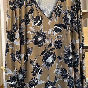 Like New! Susan Graver printed liquid knit crossover tunic hem